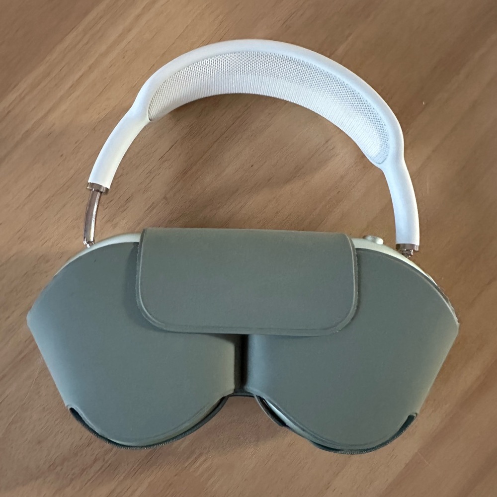 Apple AirPods Max (Like New)